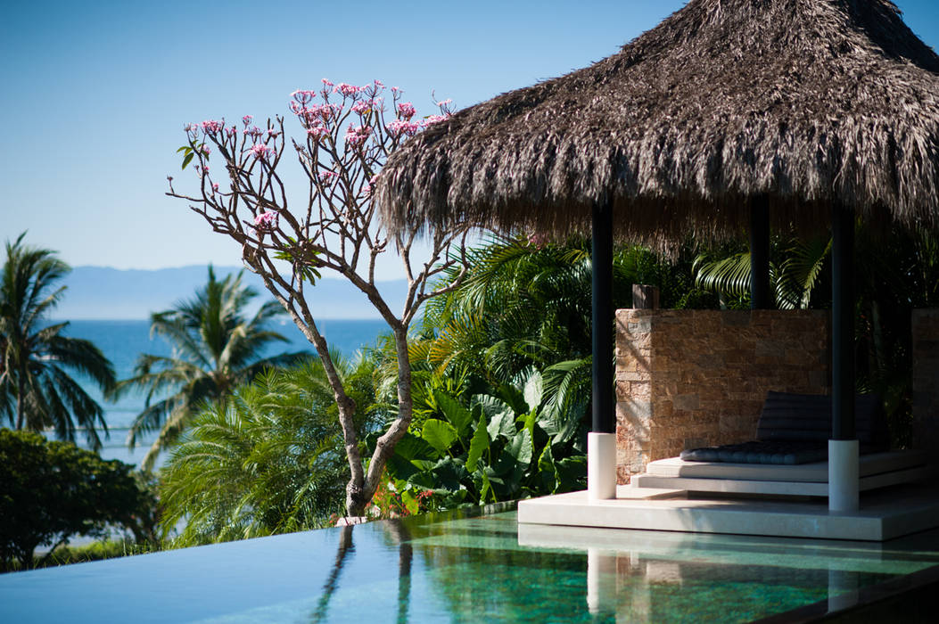 Fotografía de arquitectura - Villa Siriyana, Punta Mita, Nayarit, Arcencielstudio Arcencielstudio Piscine tropicale Tuiles