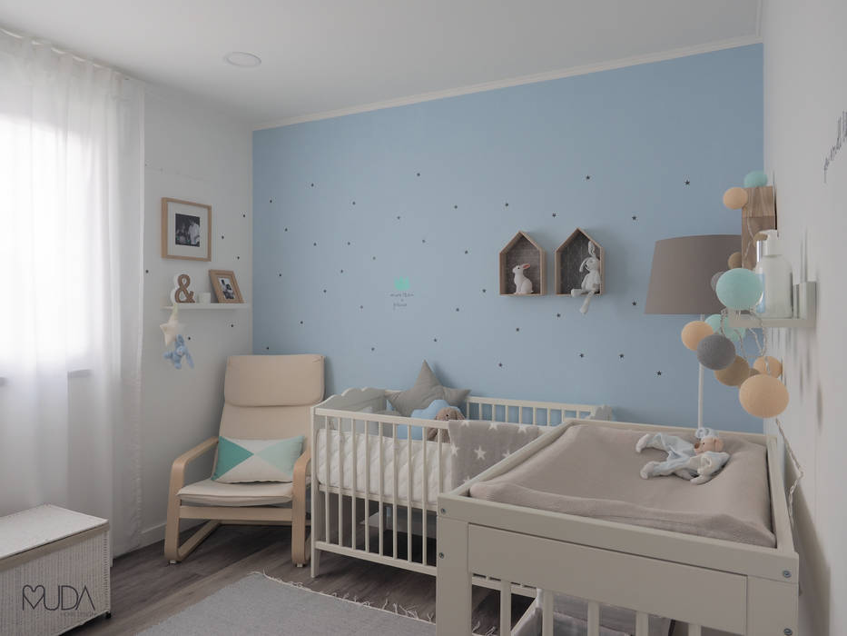 Baby Pedro's Room - Palmela, MUDA Home Design MUDA Home Design 北欧デザインの 子供部屋