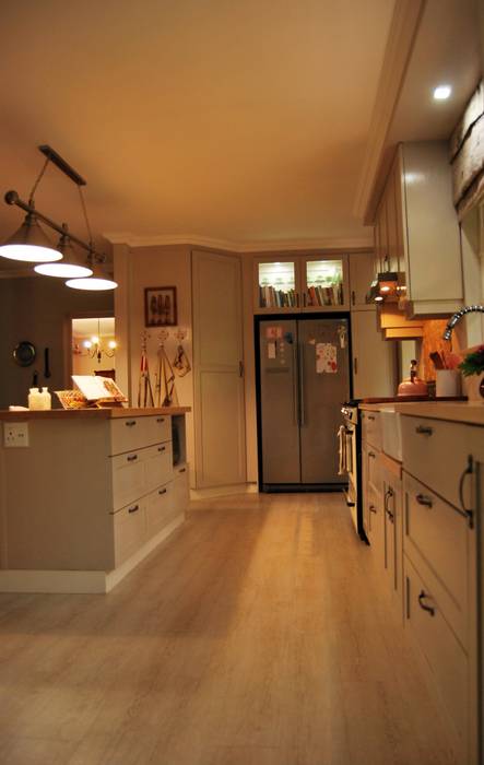 Project : De Wet, Capital Kitchens cc Capital Kitchens cc Kitchen Wood Wood effect