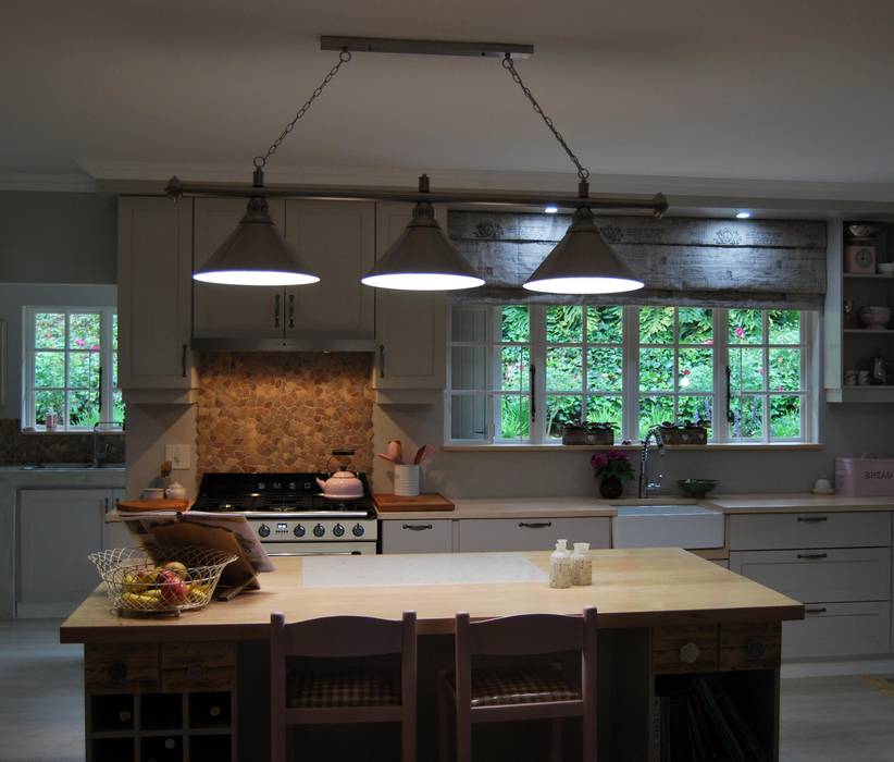Project : De Wet, Capital Kitchens cc Capital Kitchens cc Country style kitchen Wood Wood effect