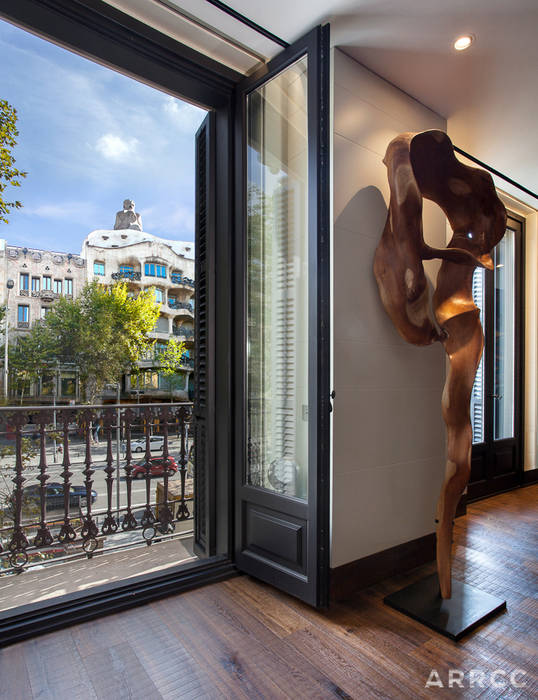 Barcelona Apartment, ARRCC ARRCC Eclectic style walls & floors