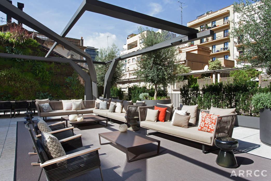 Barcelona Apartment, ARRCC ARRCC Balcones y terrazas de estilo ecléctico
