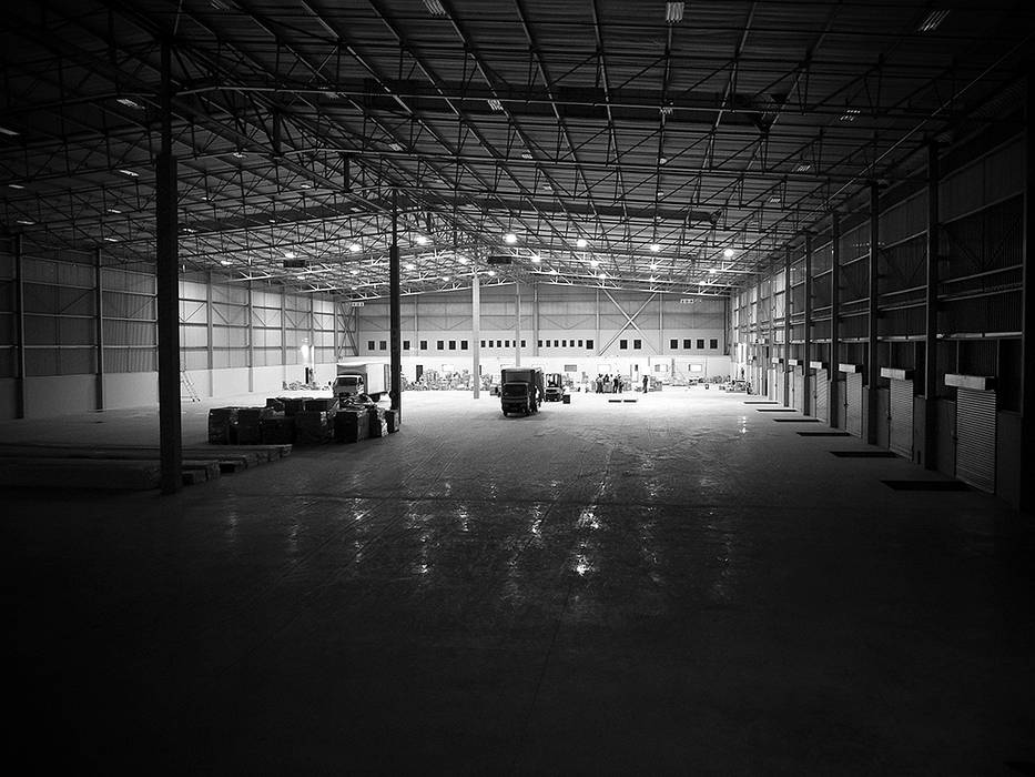 RACEWAY INDUSTRIAL WAREHOUSE & OFFICE, AOJ | Architecture & Interiors AOJ | Architecture & Interiors Commercial spaces Commercial Spaces