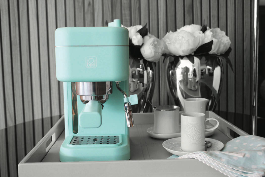 O café tem novas cores! Espresso has new colors! , Briel Briel ミニマルデザインの キッチン 小型家電製品