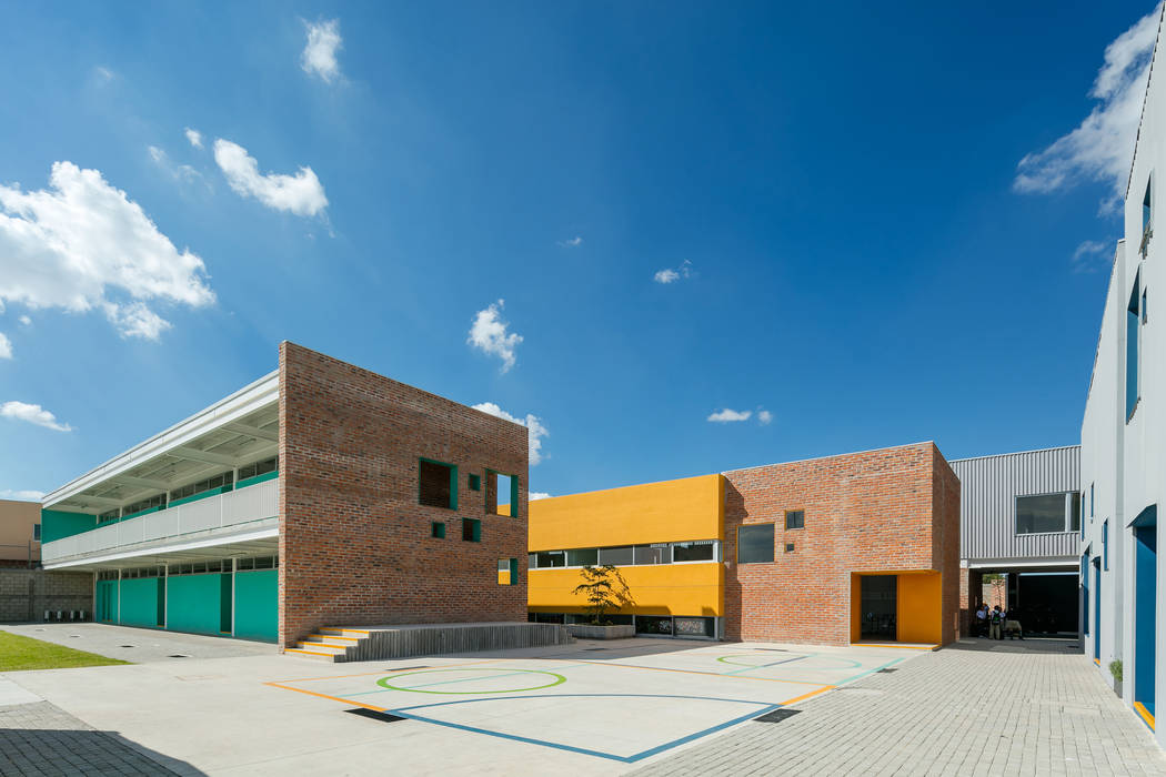 Taleny School, ARO estudio ARO estudio Modern style balcony, porch & terrace