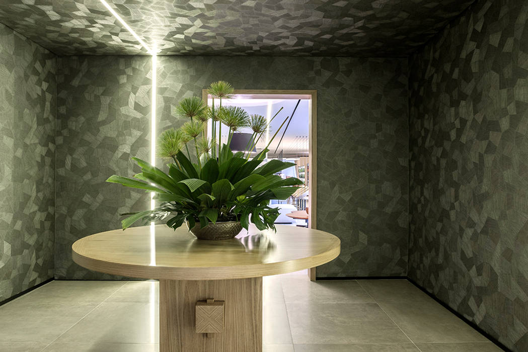 Carpaneda & Nasr Ingresso, Corridoio & Scale in stile moderno