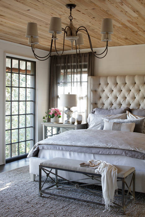 Ridgeview Showhouse, Christopher Architecture & Interiors Christopher Architecture & Interiors Eclectic style bedroom