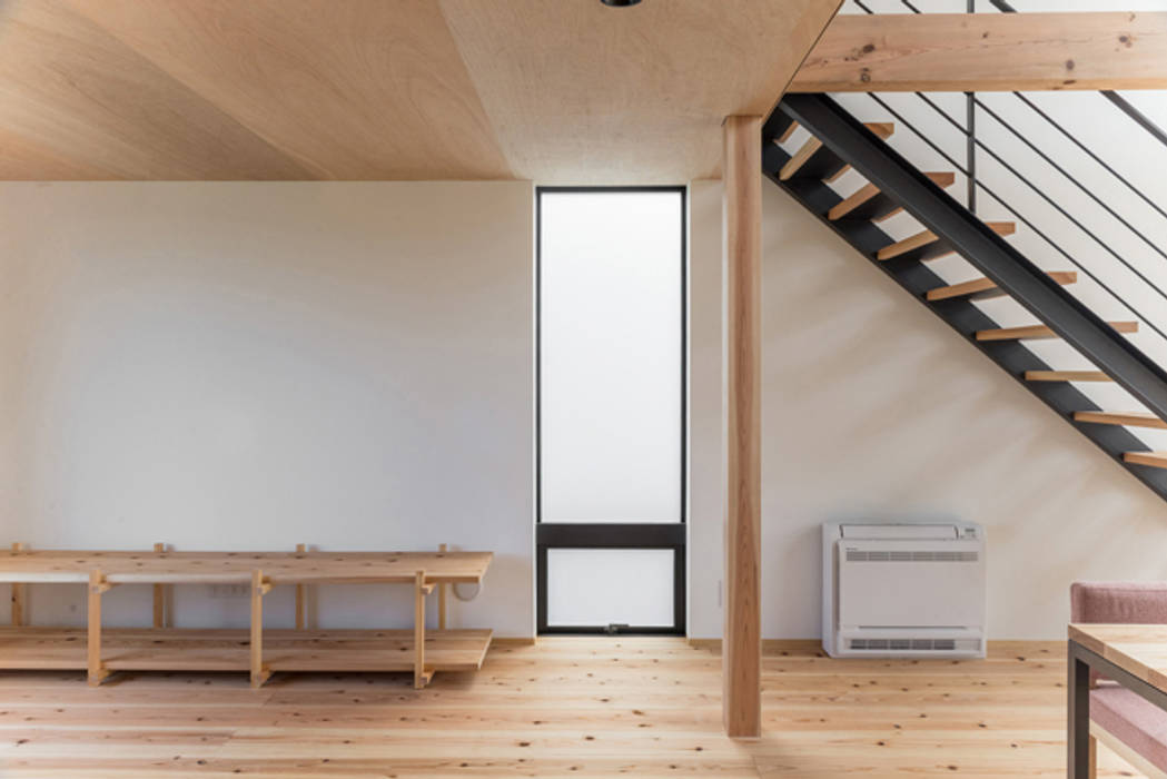 HOUSE IN MARUOKA, TTA+A 高橋利明建築設計事務所 TTA+A 高橋利明建築設計事務所 Modern Windows and Doors