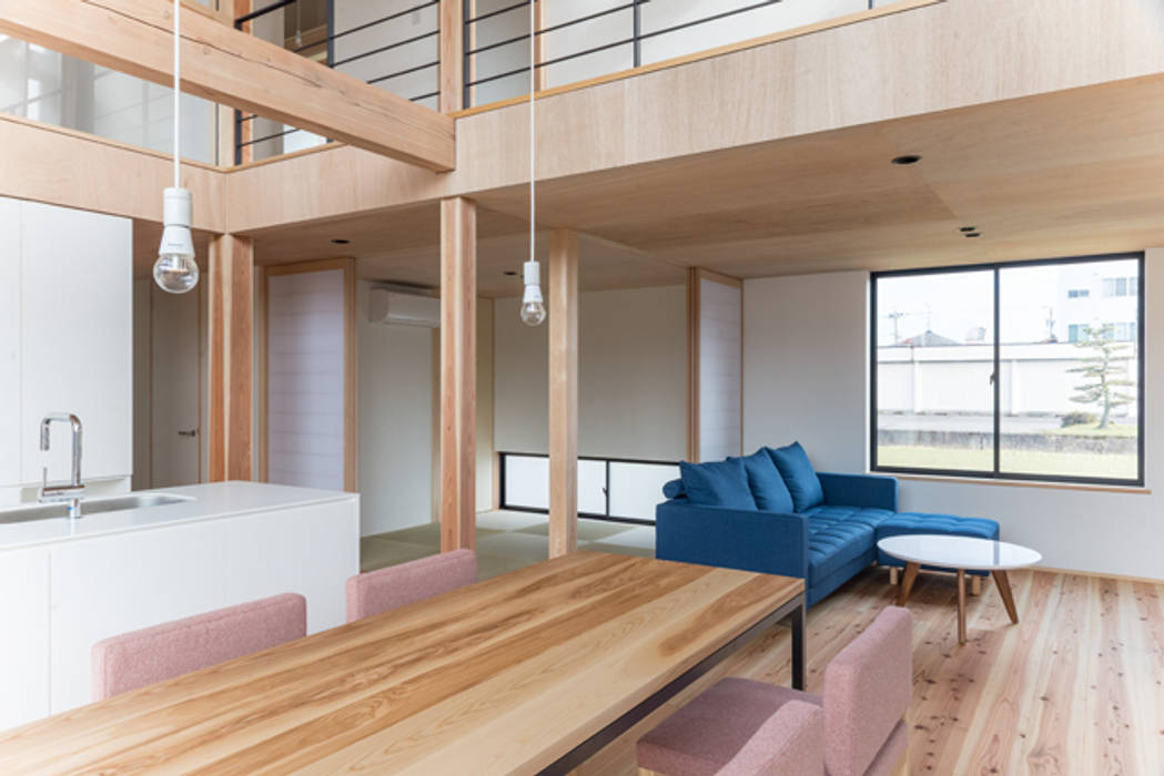 Tta A 高橋利明建築設計事務所 Modern Dining Room Homify