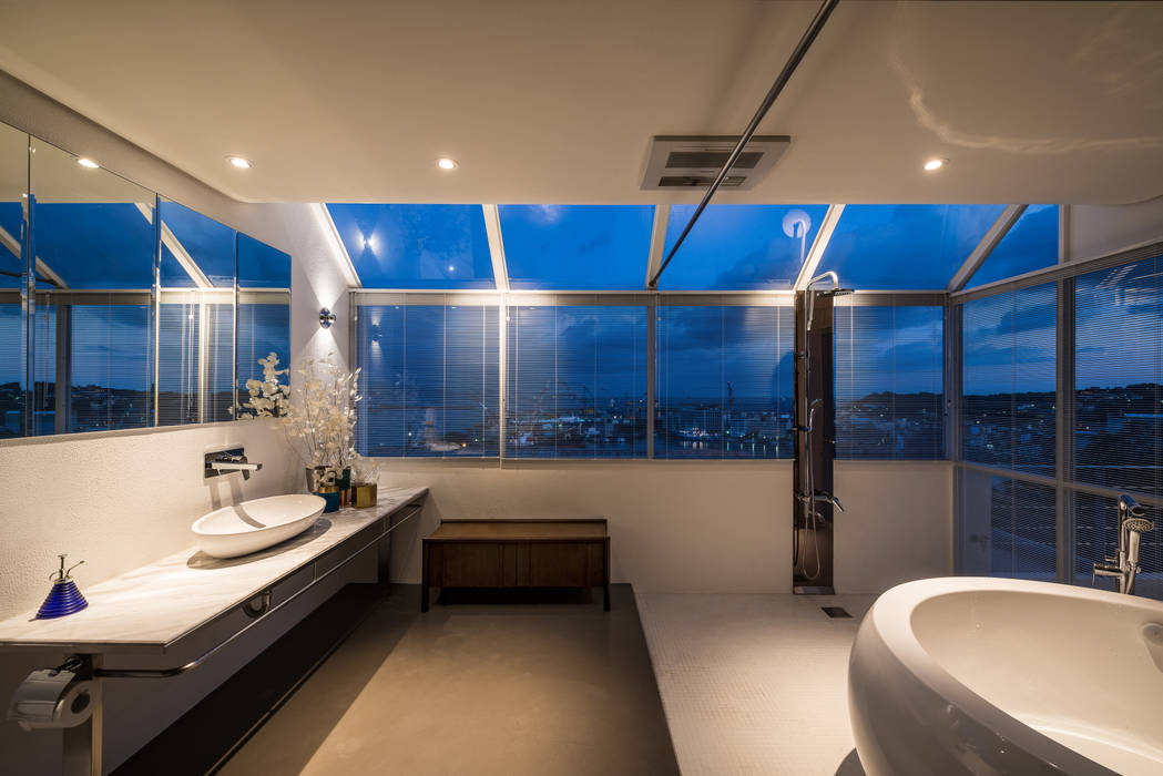 Bathroom 鄭士傑室內設計 現代浴室設計點子、靈感&圖片 镜子,财产,轻敲,下沉,卫浴洁具,建造,灯光,室内设计,房子,浴缸