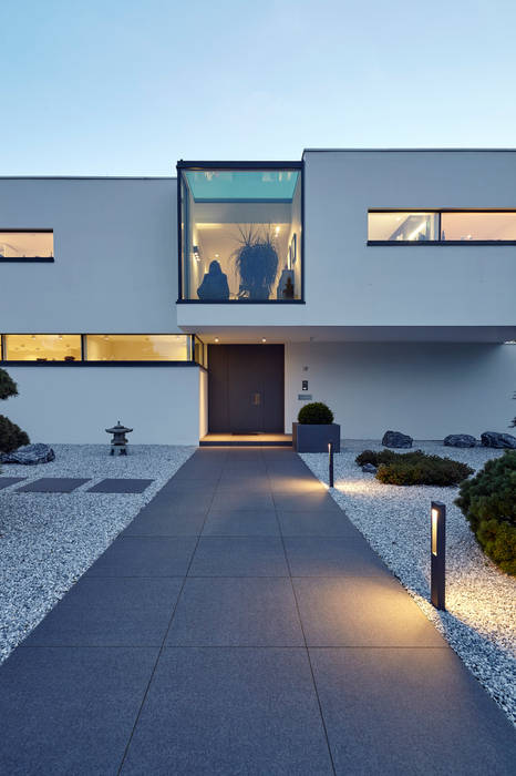 Moderne Luxusvilla im kubischen Stil, Lioba Schneider Architekturfotografie Lioba Schneider Architekturfotografie Casas estilo moderno: ideas, arquitectura e imágenes