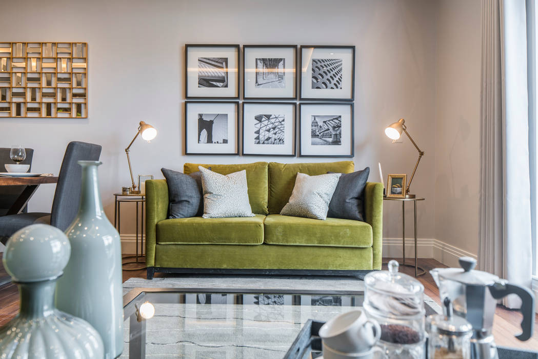 Musewll Hill, London Jigsaw Interior Architecture & Design غرفة المعيشة النحاس / برونزية / نحاس green sofa,velvet,luxury,london,jigsaw interiors,modern,copper,picture wall,open-plan