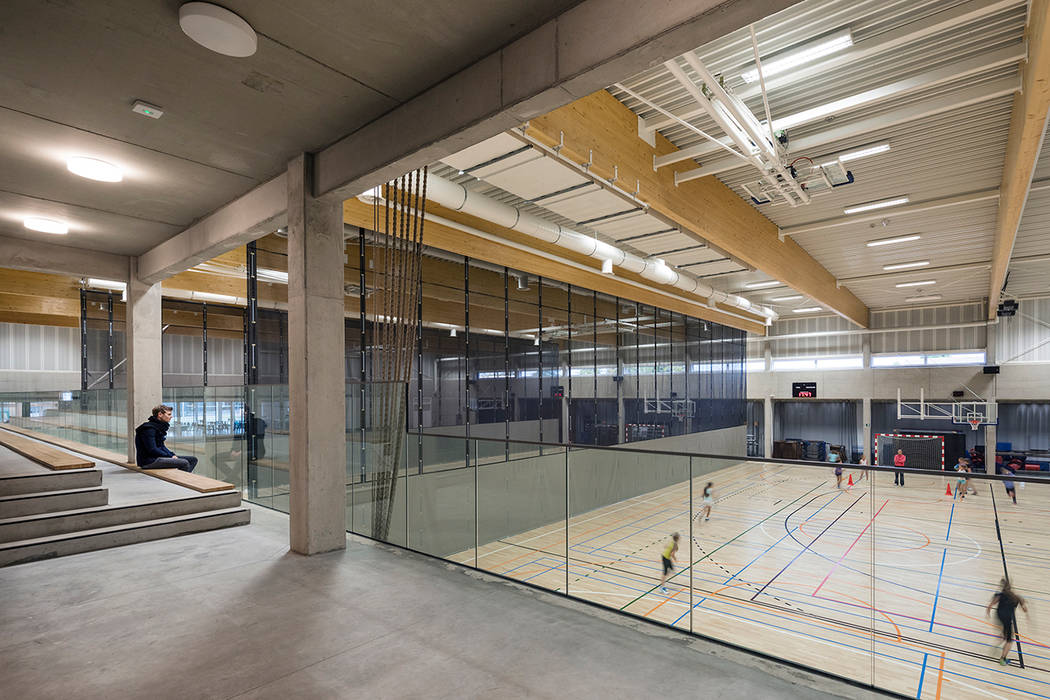 SCHOOL CAMPUS PEER, BELGIUM, Bekkering Adams architecten Bekkering Adams architecten Moderne fitnessruimtes