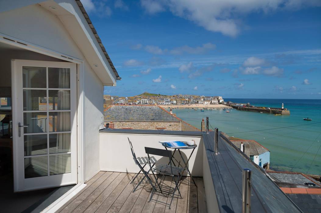 homify Eclectic style houses Balcony,seaviews,glass,seaside,holiday home,luxury