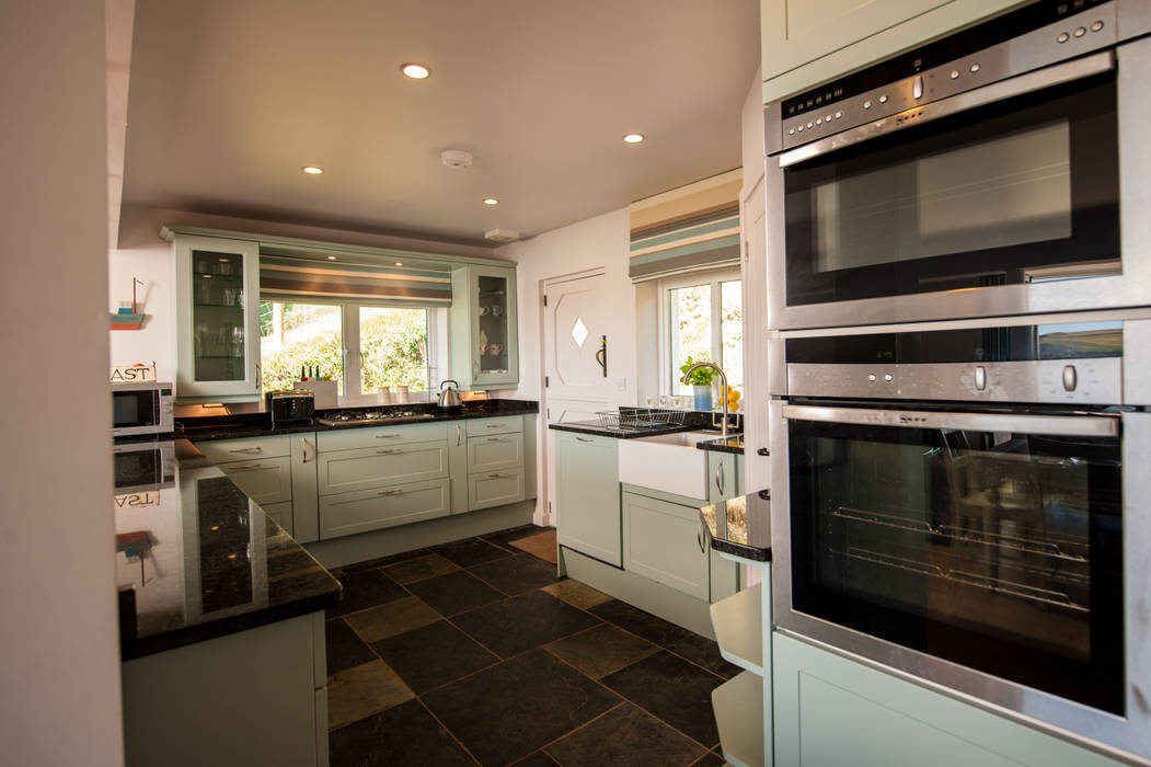 homify Eclectic style kitchen kitchen,lighting,interior,beach house,holiday home,belfast sink,kitchen appliances