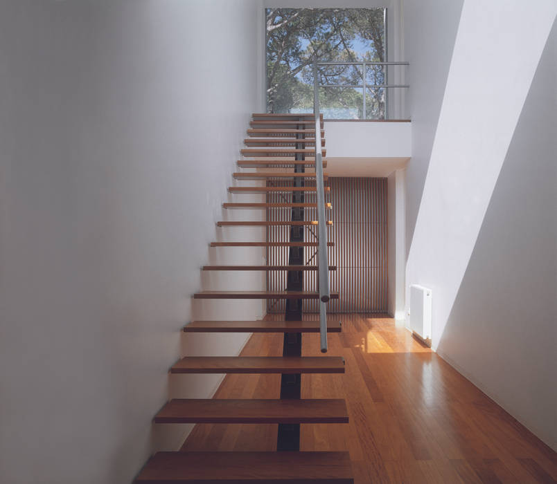 House in Estoril, Pedro Mendes Arquitectos Pedro Mendes Arquitectos Minimalistischer Flur, Diele & Treppenhaus