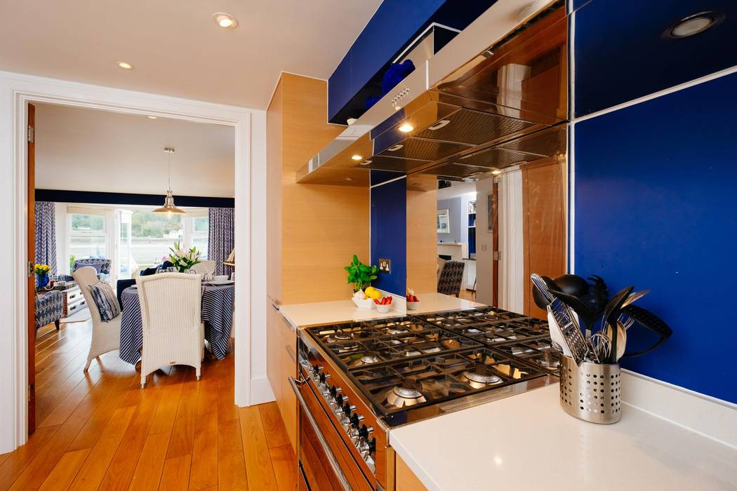 homify 廚房 kitchen,blue,wooden floor,holiday home,interior