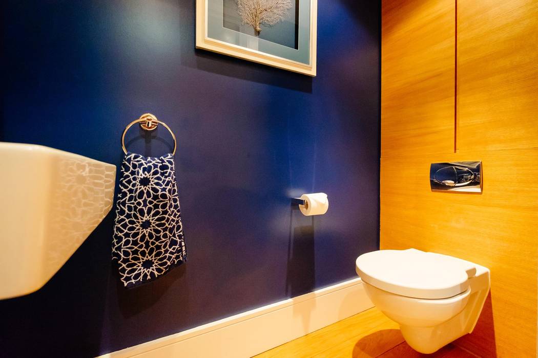 homify Kamar Mandi Gaya Eklektik wall hung toilet,blue,wooden,interior,design,holiday home