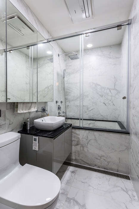 浴室 Green Leaf Interior青葉室內設計 現代浴室設計點子、靈感&圖片 镜子,水暖夹具,下沉,浴室,轻敲,黑色的,浴室水槽,建筑学,长方形,夹具