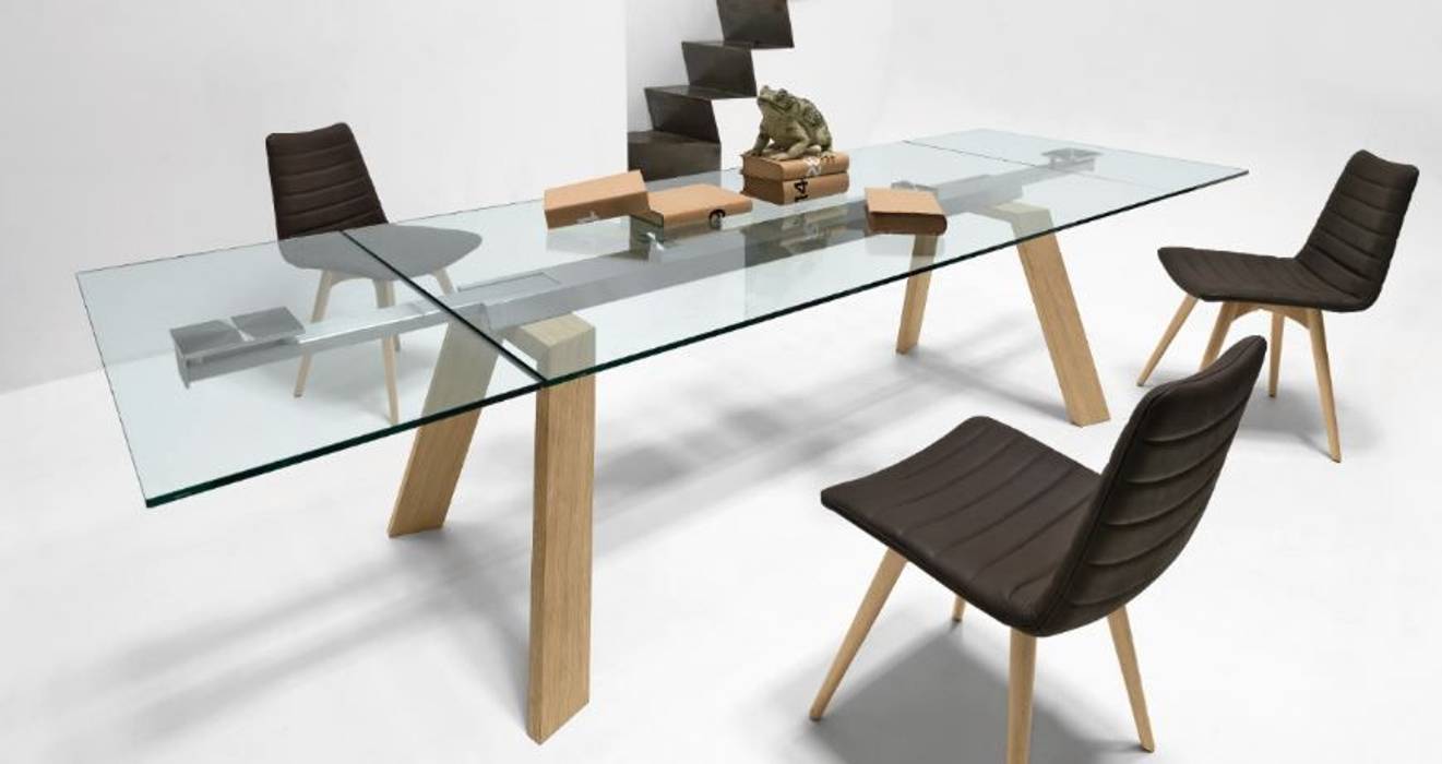 Mesas de vidro extensíveis Extending glass tables www.intense-mobiliario.com OTNOROT http://intense-mobiliario.com/pt/mesas-vidro-ceramica/11725-mesa-extensivel-otnorot-.html, Intense mobiliário e interiores Intense mobiliário e interiores Modern dining room Tables