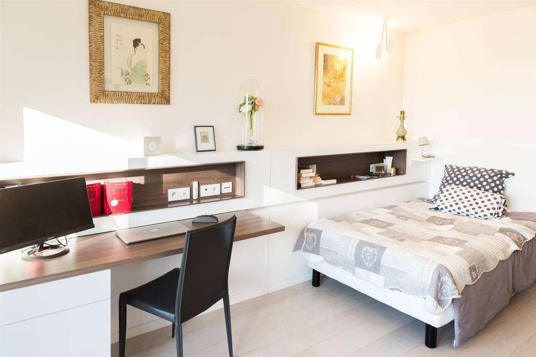 Un appartement moderne entre blanc et bois , ATELIER FB ATELIER FB غرفة نوم