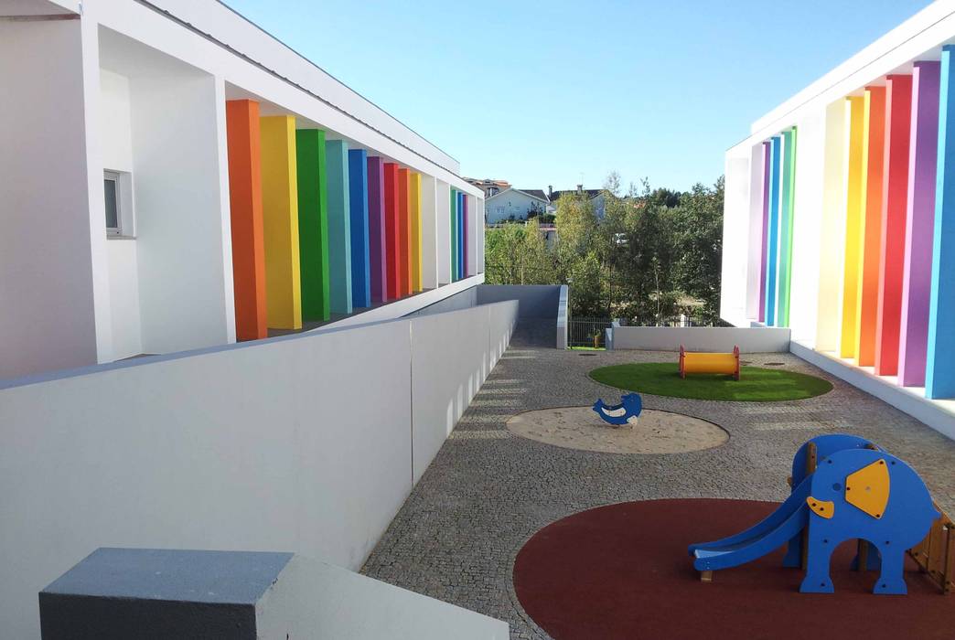 Escola Rio de Loba, Oficina de Conceitos Oficina de Conceitos Paredes y pisos de estilo moderno Granito