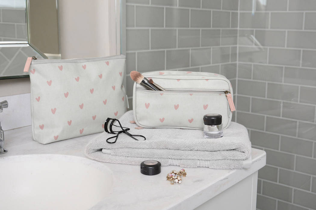 Sophie Allport Hearts Collection Sophie Allport Country style bathroom Textile Amber/Gold bathroom,wash,bag,heart,pink,romance,romantic,home,gift,make up,valentine,love,Textiles & accessories