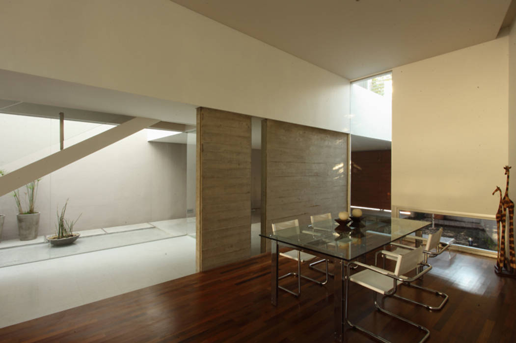 F 2400, costa & valenzuela costa & valenzuela Salas de estilo minimalista