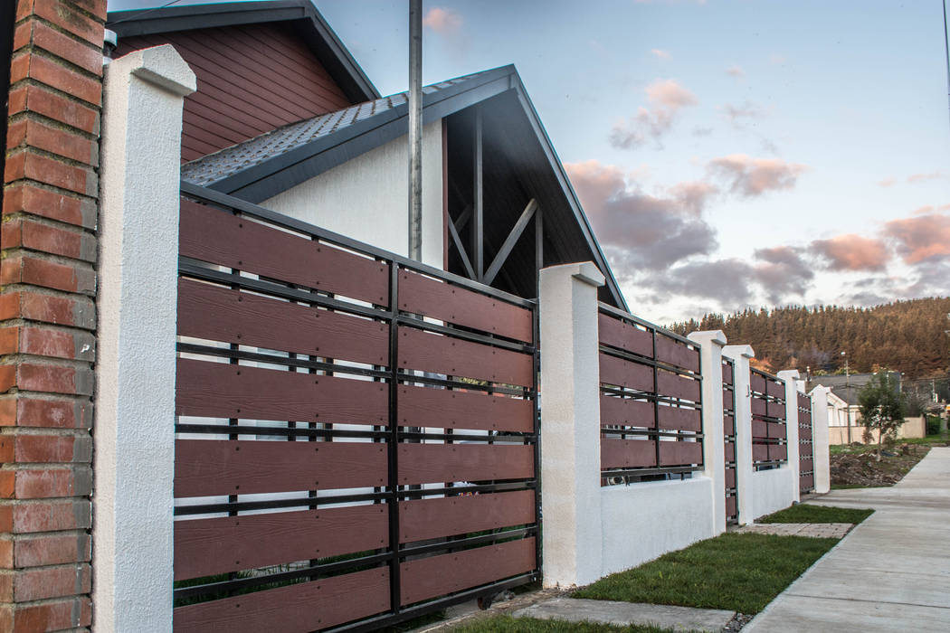 Rehabilitación de vivienda en la localidad de Penco, ARQUITECTURA E INGENIERIA PUNTAL LIMITADA ARQUITECTURA E INGENIERIA PUNTAL LIMITADA Дома в эклектичном стиле