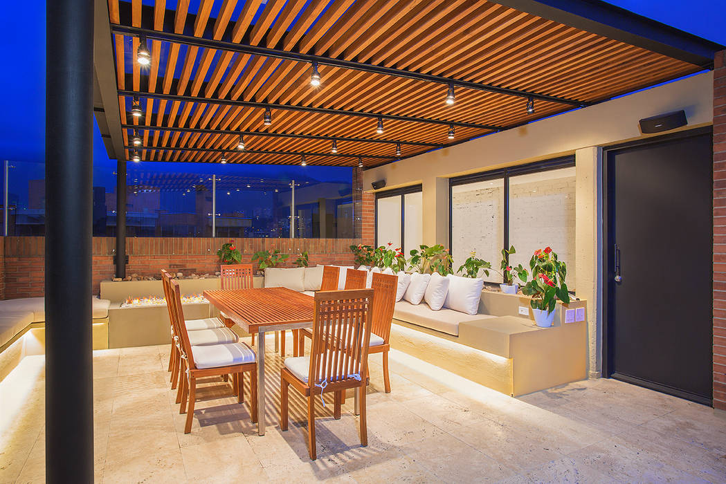 homify Modern balcony, veranda & terrace