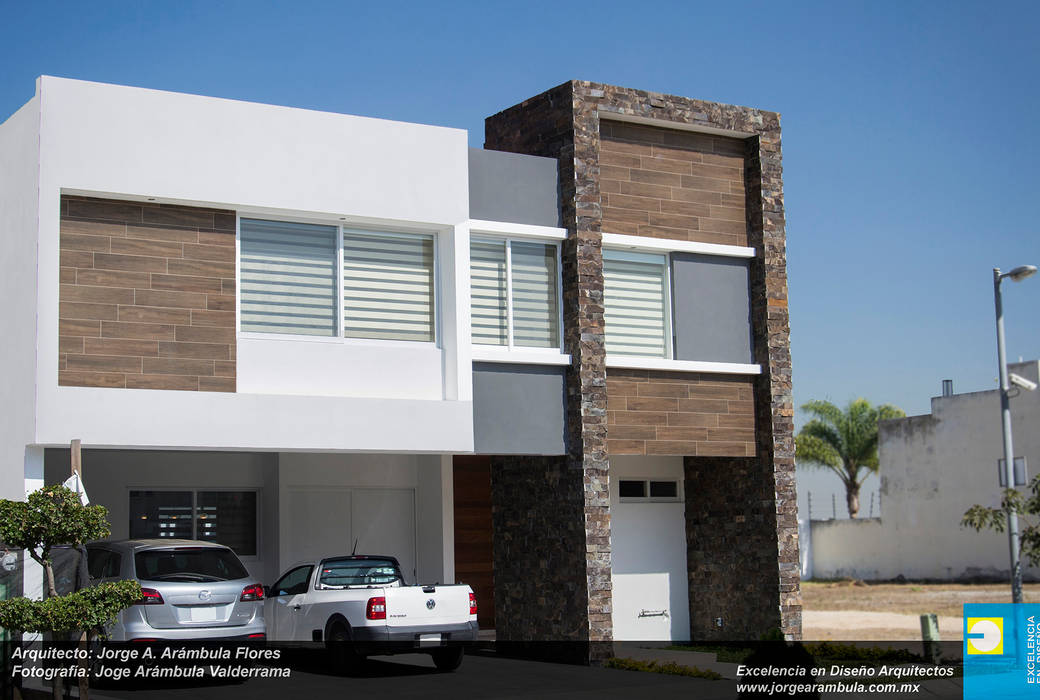 RESIDENCIA GACO, Excelencia en Diseño Excelencia en Diseño Rumah Minimalis Batu