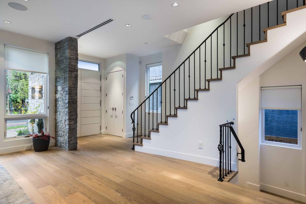 Foyer Alice D'Andrea Design Modern Corridor, Hallway and Staircase entry,foyer,staircase,wood flooring,wood staircase,modern,moder design