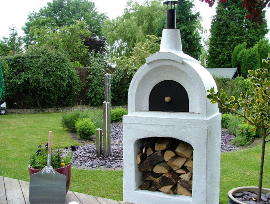 Traditional pizza oven in your garden Vitcas Klassischer Garten Weiß