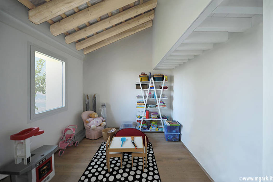 CA’ VASOIN, michele gambato architetto, mgark michele gambato architetto, mgark Stanza dei bambini moderna Proprietà,Finestra,Costruzione,Tavolo,Apparecchio,Legna,Interior design,Architettura,Pavimento,Pavimentazione