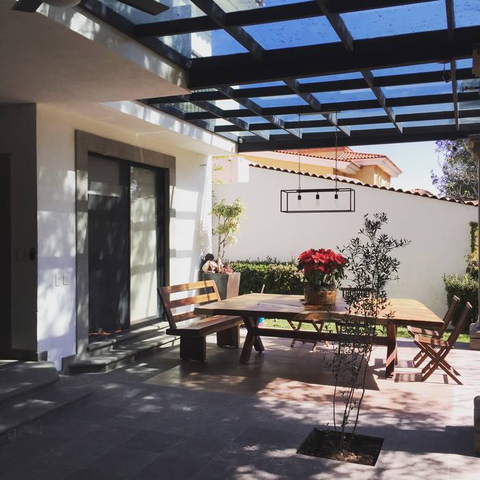 TERRAZA, Arki3d Arki3d Balcones y terrazas de estilo colonial