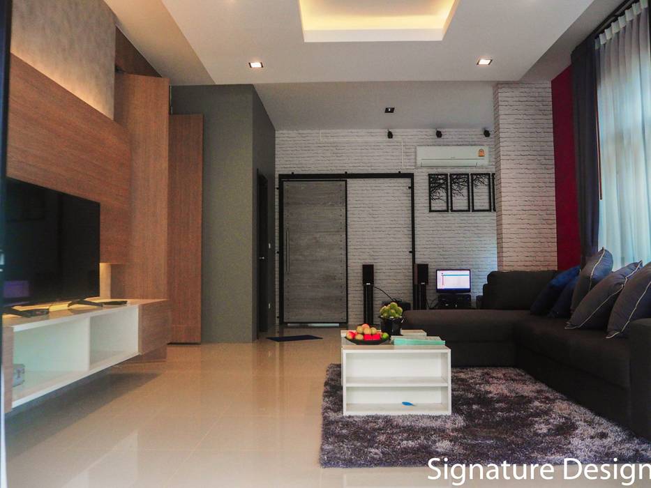 ห้องนั่งเล่น-ห้องรับเเขก: ผสมผสาน โดย SignatureDesign, ผสมผสาน