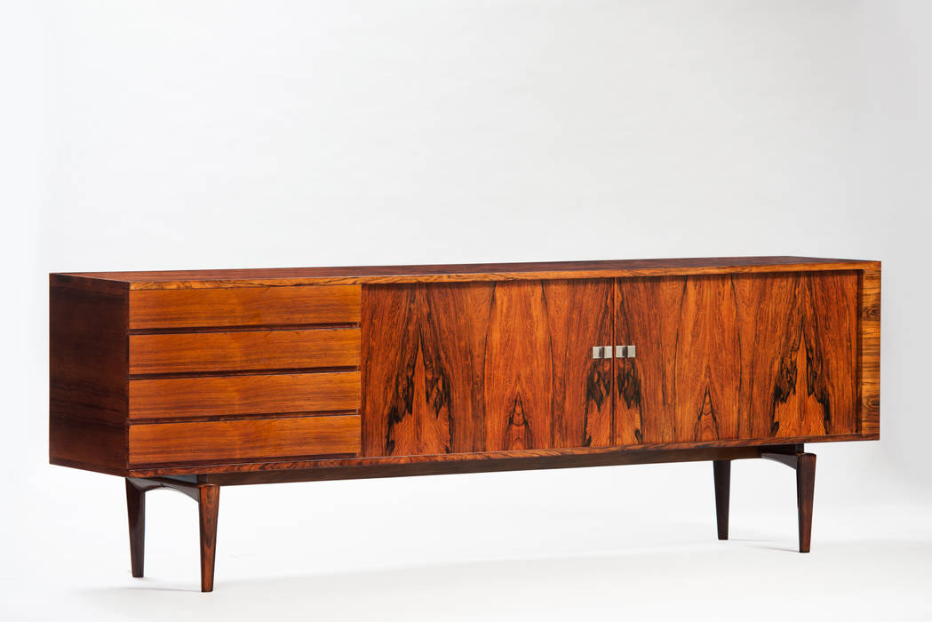 H.W. KLEIN SIDEBOARD, Império dos Sentidos Lda Império dos Sentidos Lda Comedores escandinavos Madera Acabado en madera Vitrinas y cajoneras