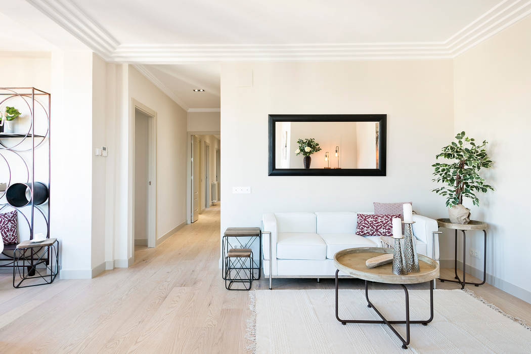 Home Staging para una Vivienda de Lujo en Barcelona, Markham Stagers Markham Stagers Living room