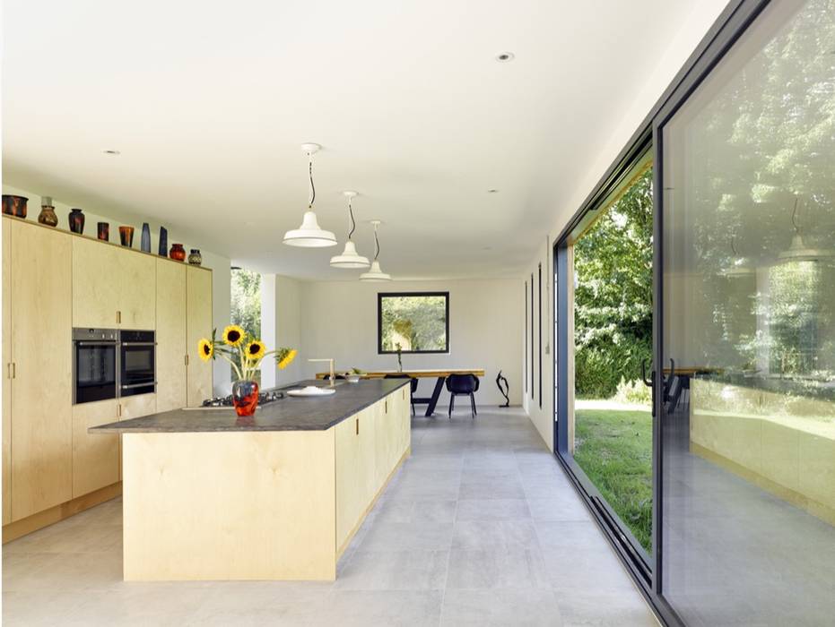 An Old and Historical House Refurbishment: Hurdle House, Adam Knibb Architects Adam Knibb Architects Modern kitchen