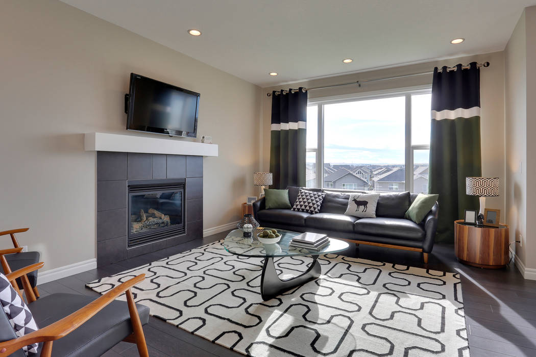 121 Hillcrest Drive, Sonata Design Sonata Design Modern Living Room
