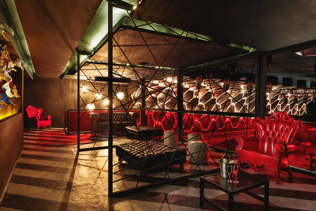 LIGHT nightclub, TAMEN arquitectura TAMEN arquitectura Коммерческие помещения Бары и клубы