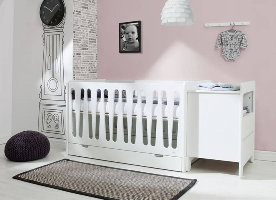 ​Moonlight Cot Bed homify Baby room Wood Wood effect
