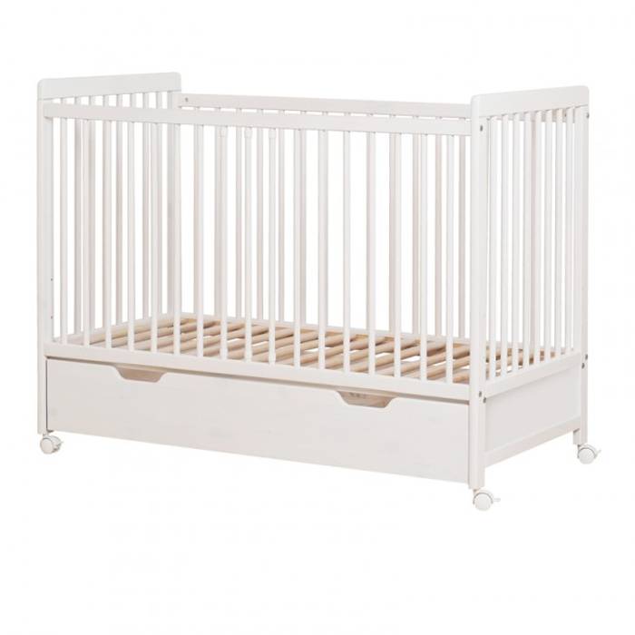 Lambs Baby Cot With Wheels & Bottom Drawer homify Baby room Wood Wood effect