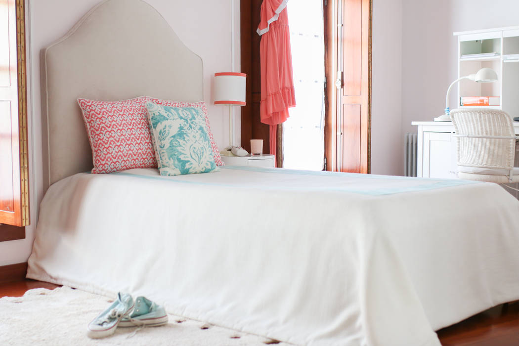 Coral e Aqua quarto de adolescente, Perfect Home Interiors Perfect Home Interiors Dormitorios modernos