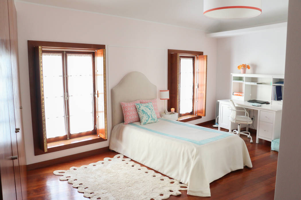 Coral e Aqua quarto de adolescente, Perfect Home Interiors Perfect Home Interiors Stanza dei bambini moderna
