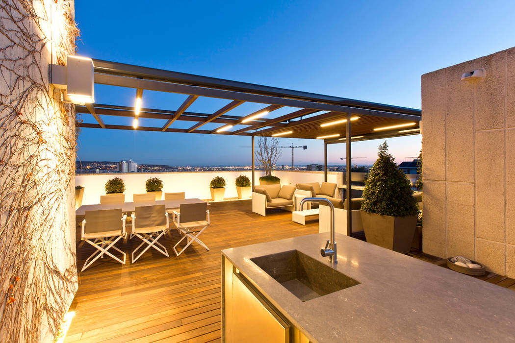 Terraza en Barcelona, Garden Center Conillas S.L Garden Center Conillas S.L Modern style balcony, porch & terrace Wood Wood effect