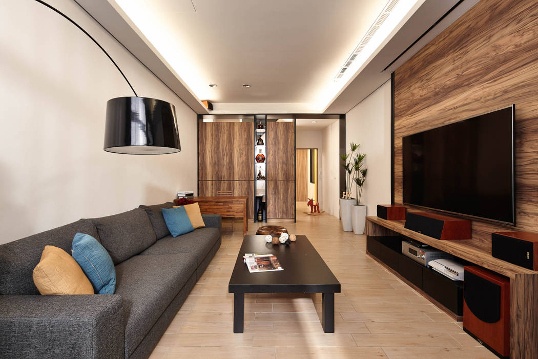 光影交錯的穿透樓梯，屬於都會的樂活休閒宅, 合觀設計 合觀設計 Modern Living Room