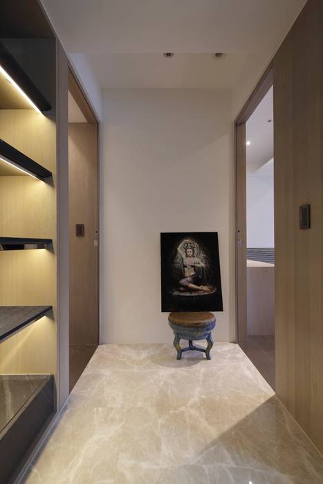 家的眷戀 大荷室內裝修設計工程有限公司 現代風玄關、走廊與階梯