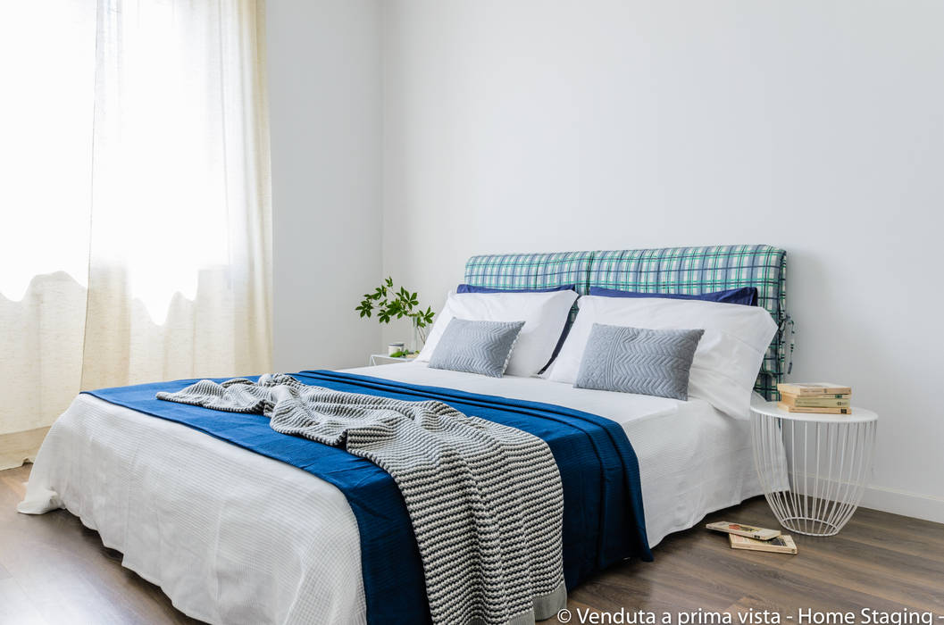 Fresh Mini Staging, Venduta a Prima Vista Venduta a Prima Vista Minimalistische Schlafzimmer