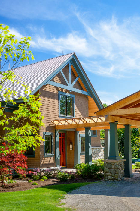 Bold Ocean Cottage - Main Entrance John Morris Architects Classic style houses